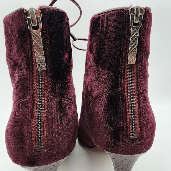 Donald Pliner Velvet Peep Toe Lace Up Bootie 8M Burgundy Ankle Witchy Whimsigoth - Picture 6 of 14